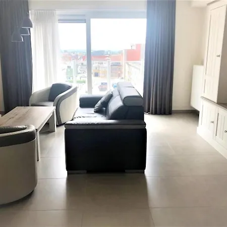 Duplex In Near Sea & Center *